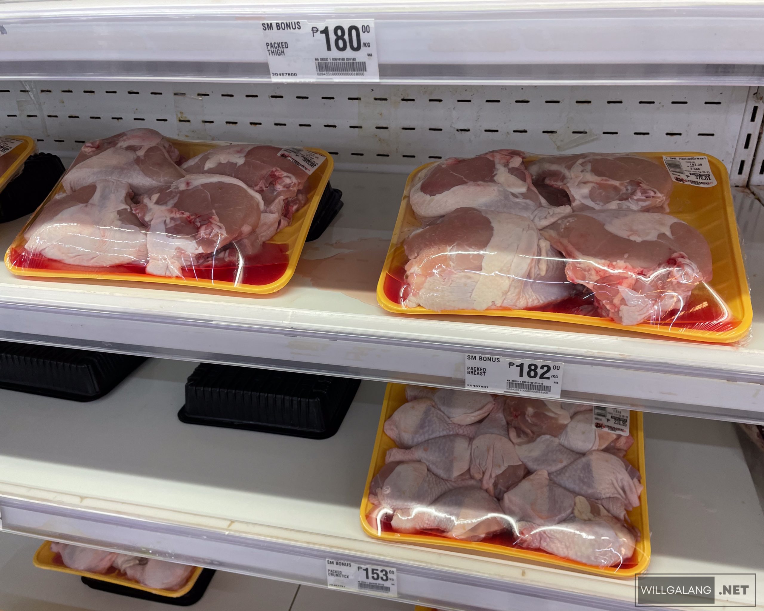 The meats at the “frozen” section have all thawed out.